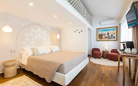 Palmasera Charming - Rooms & Suites